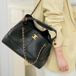 Chanel 25A 购物袋 原厂黑牛 小号 图4