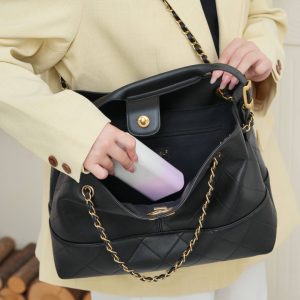 Chanel 25A 购物袋 原厂黑牛 小号 图6