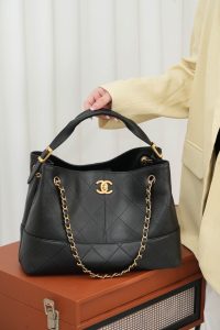 Chanel 25A 购物袋 原厂黑牛 小号 图5