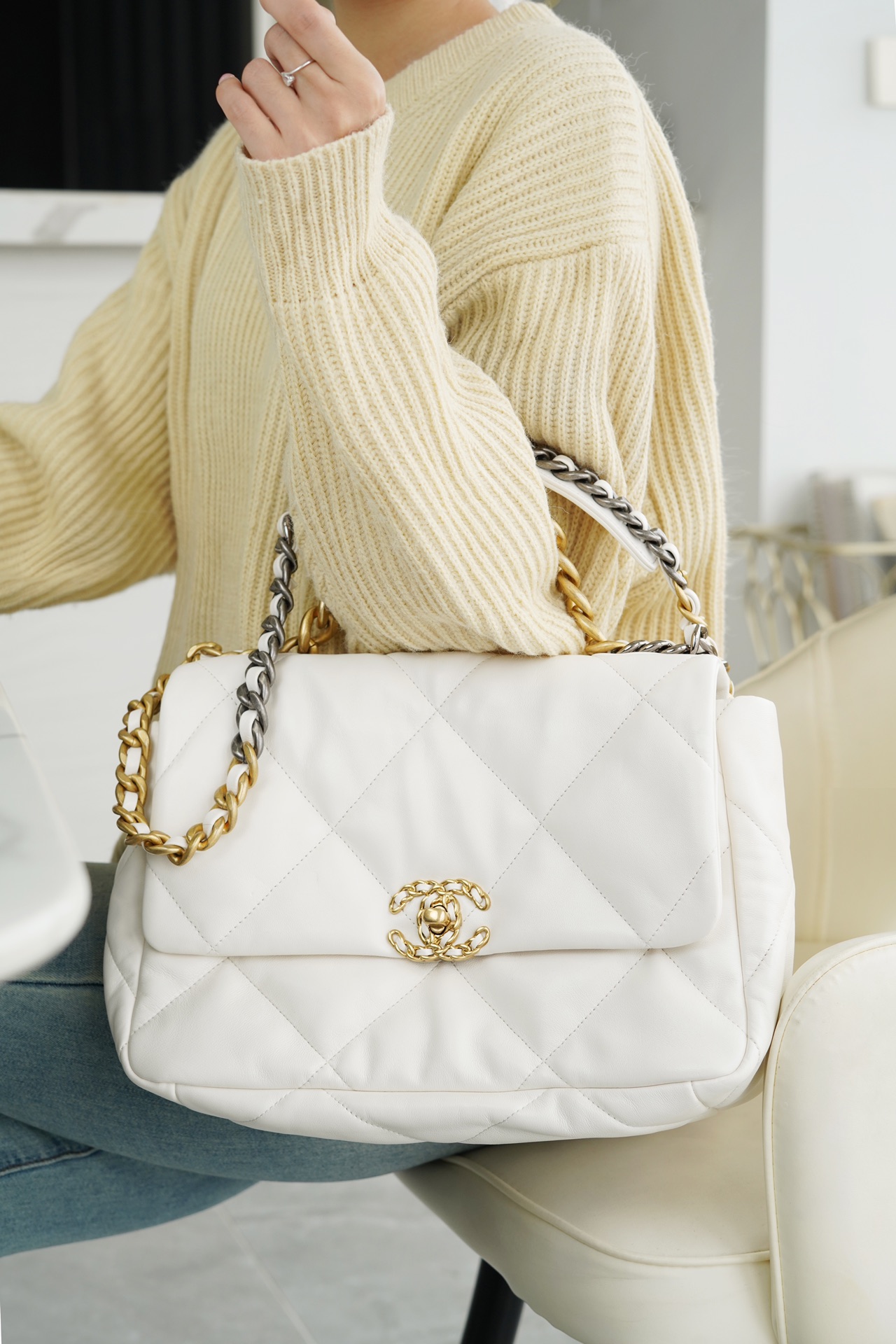 Chanel 19bag 白雪公主 中号 图8