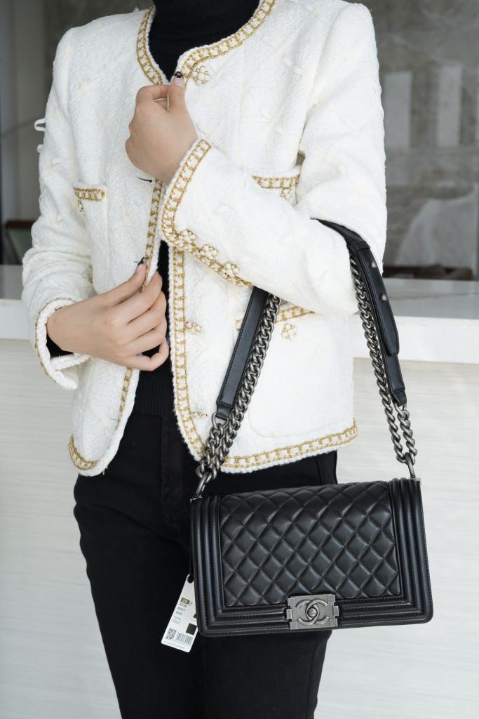 Chanel Leboy 小羊皮黑银中号 图1