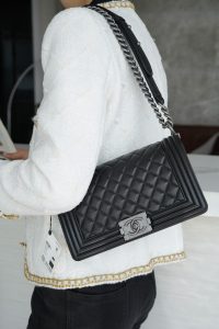 Chanel Leboy 小羊皮黑银中号 图4