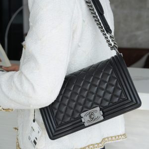 Chanel Leboy 小羊皮黑银中号 图4