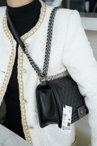 Chanel Leboy 小羊皮黑银中号 图8