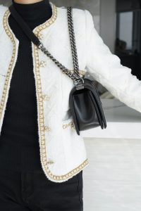 Chanel Leboy 小羊皮黑银中号 图9