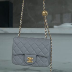 Chanel 金属球方胖子 浅灰 图1