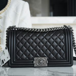Chanel Leboy 小羊皮黑银中号 图1