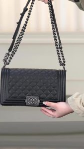 Chanel Leboy 小球纹 黑银中号 图1