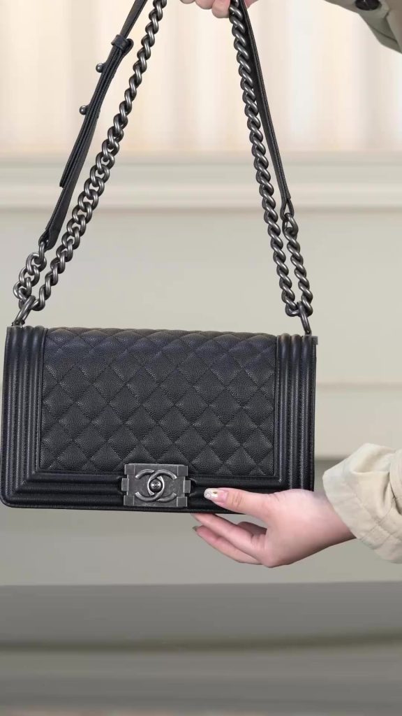 Chanel Leboy 小球纹 黑银中号 图1