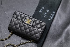 原厂皮 Classic Flap万年经典款Cf大mini鱼子酱球纹回货 图3