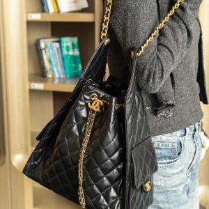Chanel 嬉皮hobo包 黑金中号 图4