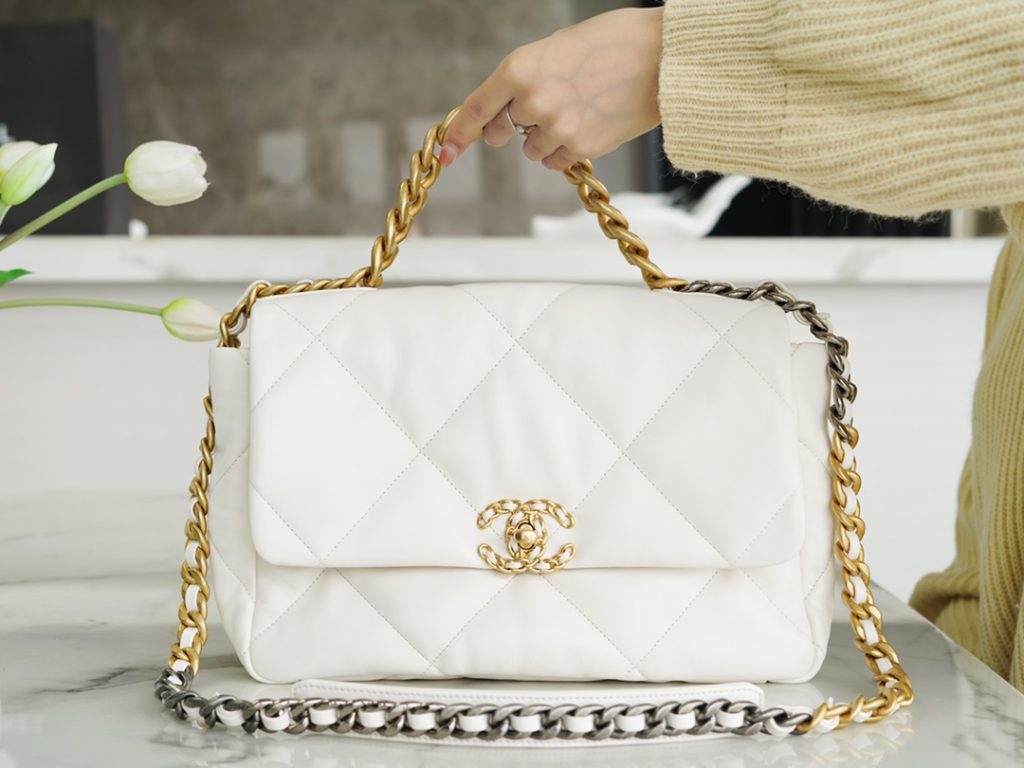 Chanel 19bag 白雪公主 中号 图1