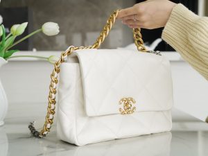Chanel 19bag 白雪公主 中号 图6