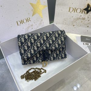 升级版最高品质正品开版D1or woc saddle oblique 手拿包。一条长度为120厘米的可拆卸链条,可手提可 图1