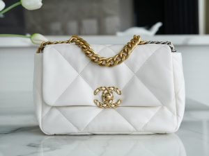 Chanel 19bag 白雪公主 小号 图1