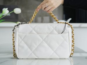 Chanel 19bag 白雪公主 小号 图2