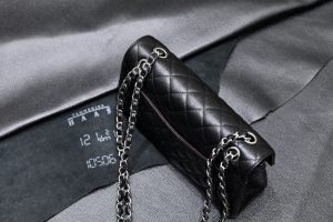 原厂皮 Classic Flap万年经典款Cf小号鱼子酱球纹 图6
