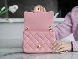 Chanel 金属球方胖子 粉色 图8