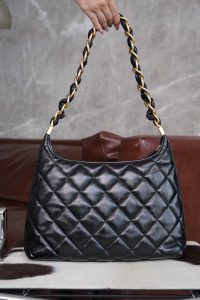 Chanel 24a Hobo黑色 大号 图3