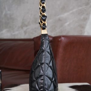 Chanel 24a Hobo黑色 大号 图8