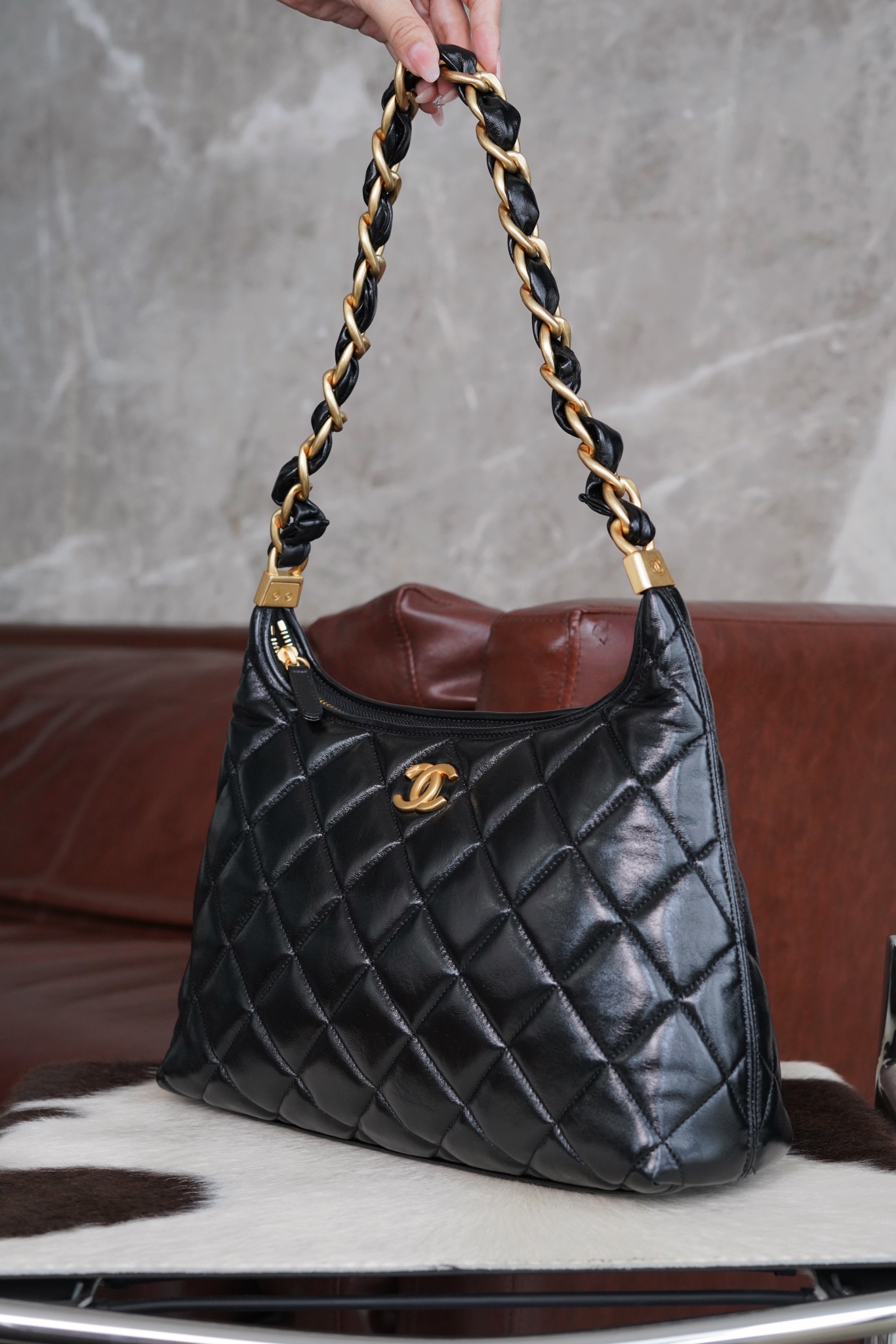 Chanel 24a Hobo黑色 大号 图6