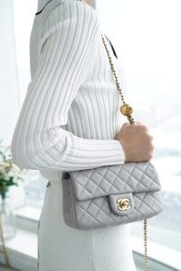 Chanel 王̆̈炸̆̈ CF金属球 大Mini 浅灰色 图4