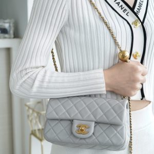 Chanel 王̆̈炸̆̈ CF金属球 大Mini 浅灰色 图5