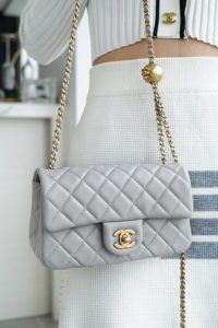 Chanel 王̆̈炸̆̈ CF金属球 大Mini 浅灰色 图6