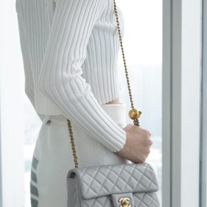 Chanel 王̆̈炸̆̈ CF金属球 大Mini 浅灰色 图1