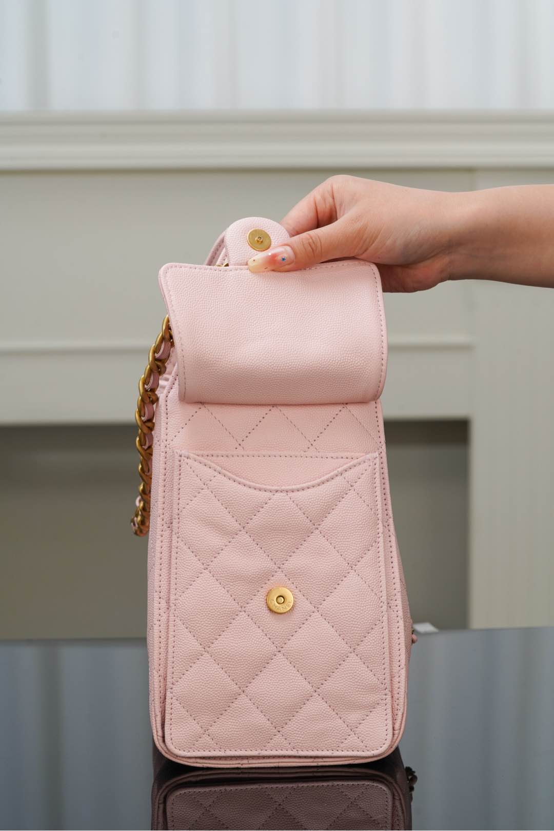 Chanel 25s small hobo 抽绳水桶包 粉色 小号 图7