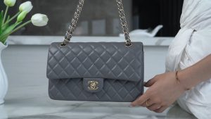 CF Classic Flap| 中号 羊皮 深灰ʚྀིɞ 图1