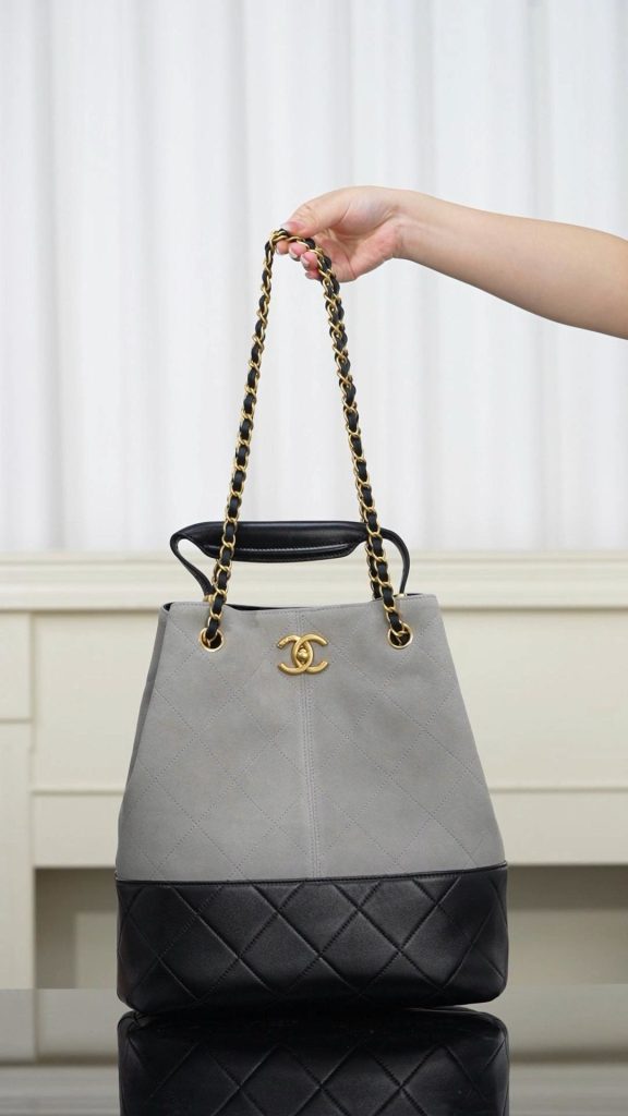 Chanel 25A 水桶包 灰色 图1