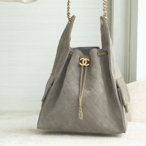 Chanel 灰色麂皮hobo 中号 图1