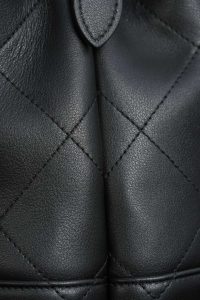Chanel 25A 高级手工坊 购物袋 原厂黑牛 小号 图5