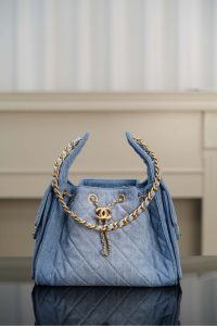 Chanel small hobo bag 牛仔蓝小号 图1