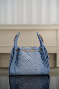 Chanel small hobo bag 牛仔蓝小号 图2