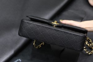 Classic Flap万年经典款Cf中号鱼子酱球纹 图6
