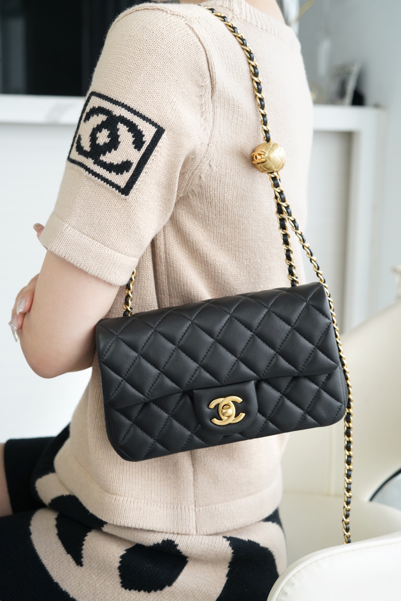 Chanel 23C大mini金属球 黑色 图9