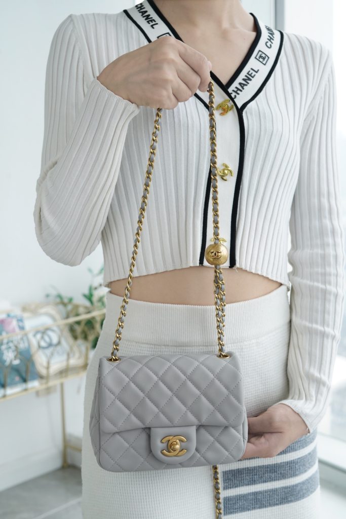 Chanel 王̆̈炸̆̈ CF金属球 方胖子 浅灰色 图1