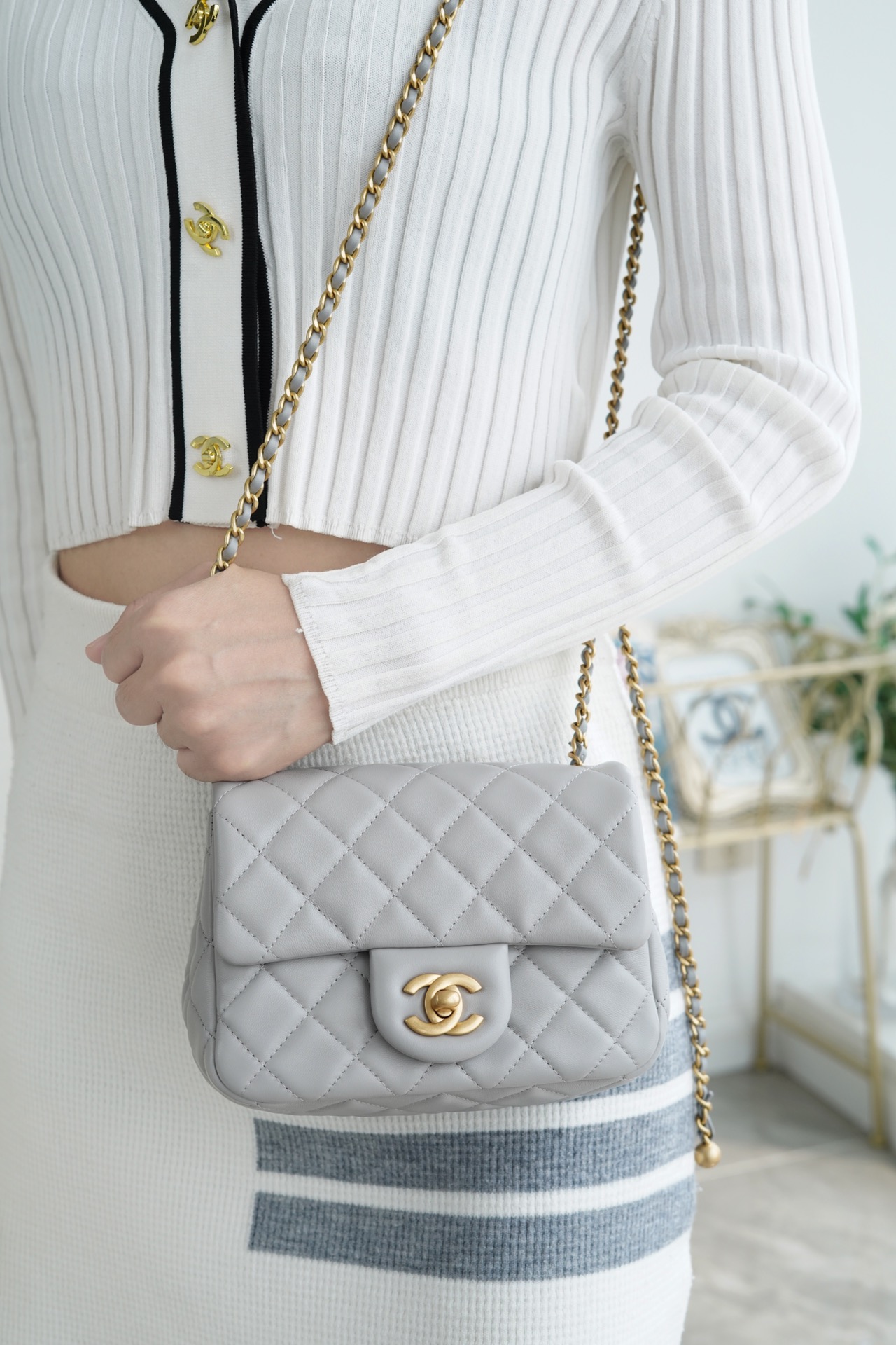 Chanel 王̆̈炸̆̈ CF金属球 方胖子 浅灰色 图6