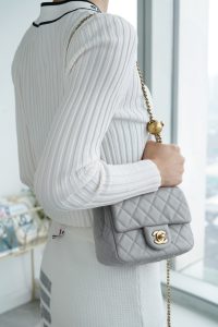 Chanel 王̆̈炸̆̈ CF金属球 方胖子 浅灰色 图3