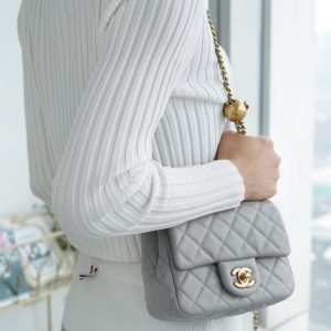 Chanel 王̆̈炸̆̈ CF金属球 方胖子 浅灰色 图3