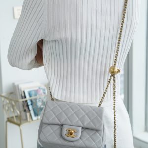 Chanel 王̆̈炸̆̈ CF金属球 方胖子 浅灰色 图4