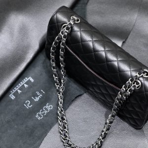 原厂皮 Classic Flap万年经典款Cf中号鱼子酱球纹 图6