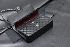 原厂皮 Classic Flap万年经典款Cf中号鱼子酱球纹 图8