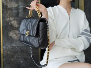 CHANEL BAG 经典黑 中号 图2