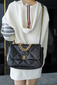 CHANEL BAG 经典黑 中号 图4
