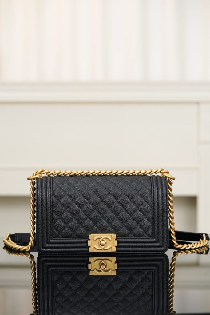 Chanel leboy 小球纹黑金中号 图1