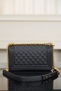 Chanel leboy 小球纹黑金中号 图2