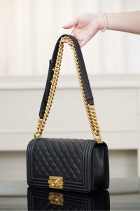 Chanel leboy 小球纹黑金中号 图4